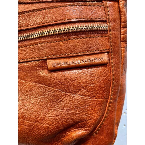 Spikes and sparrow brown leather crossbody bag with adjustable strap and zippers - Picture 4 of 11